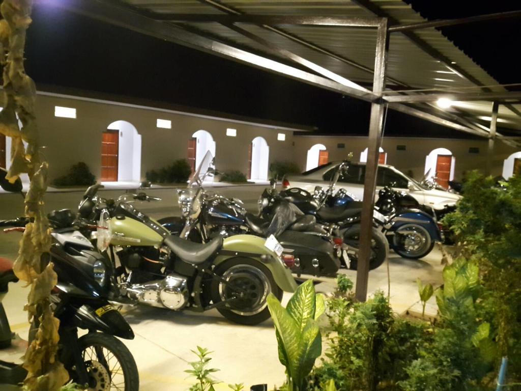 Banana Resort Sadao Esterno foto