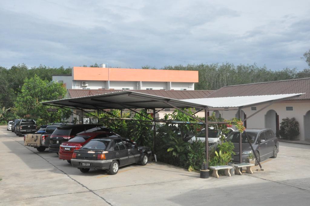 Banana Resort Sadao Esterno foto